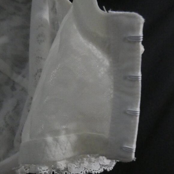 DEESSE LINGERIE | 40 DDD / E | Elegant White Lace Bra | *Padding Not Included - Picture 12 of 16